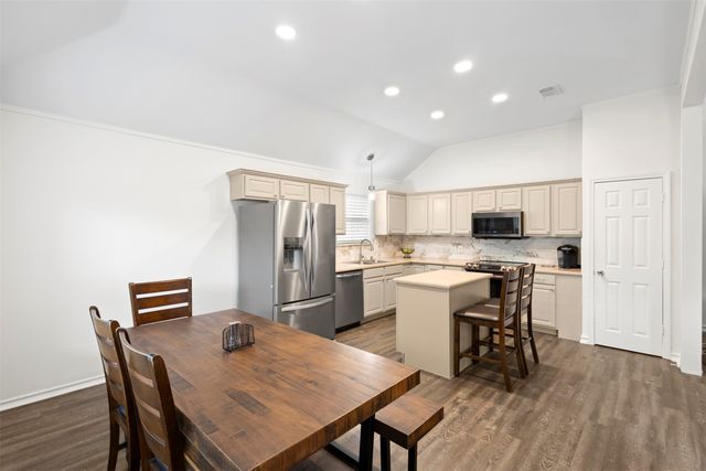 2404 Bowman Avenue, Mansfield, TX 76063