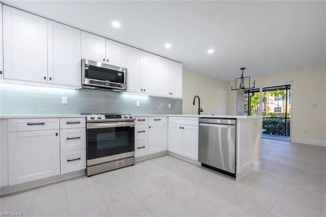 1537 Chesapeake AVE A-4, Naples, FL 34102