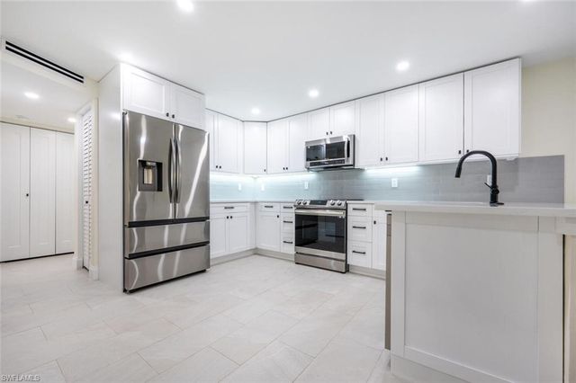 1537 Chesapeake AVE A-4, Naples, FL 34102