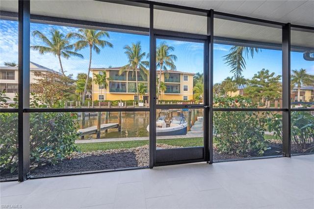 1537 Chesapeake AVE A-4, Naples, FL 34102