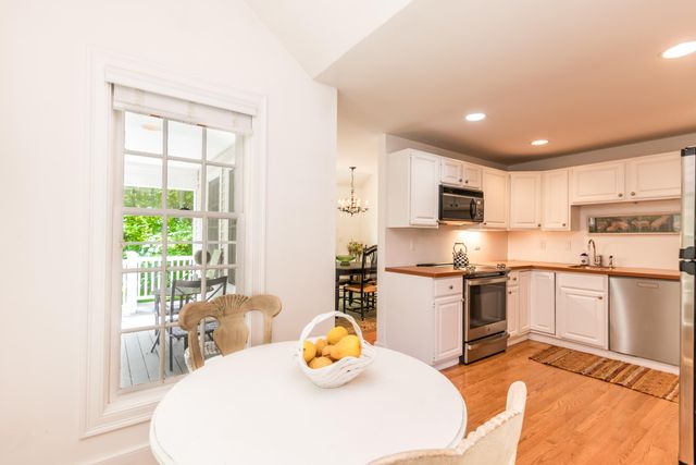 15 Hampton Court UNIT 15, Mashpee, MA 02649
