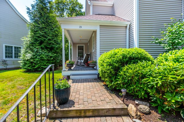 15 Hampton Court UNIT 15, Mashpee, MA 02649