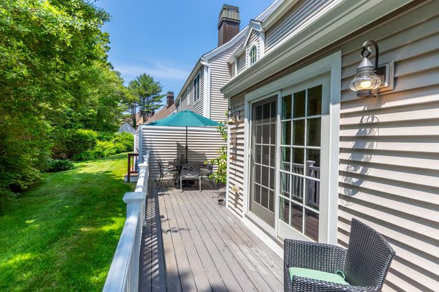 15 Hampton Court UNIT 15, Mashpee, MA 02649