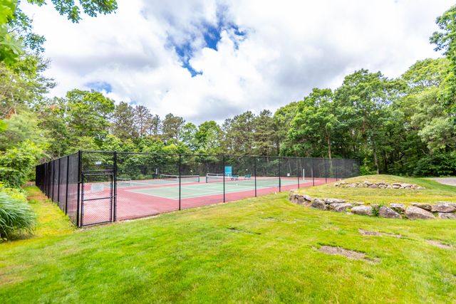 15 Hampton Court UNIT 15, Mashpee, MA 02649