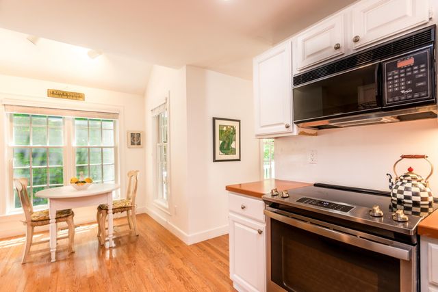 15 Hampton Court UNIT 15, Mashpee, MA 02649