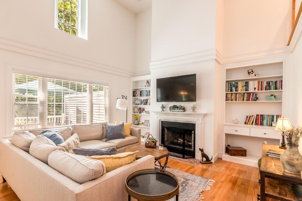 15 Hampton Court UNIT 15, Mashpee, MA 02649