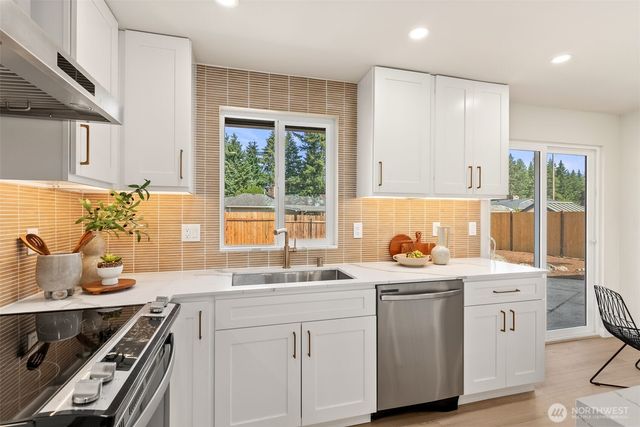 3277 Madrona Drive SE, Port Orchard, WA 98366