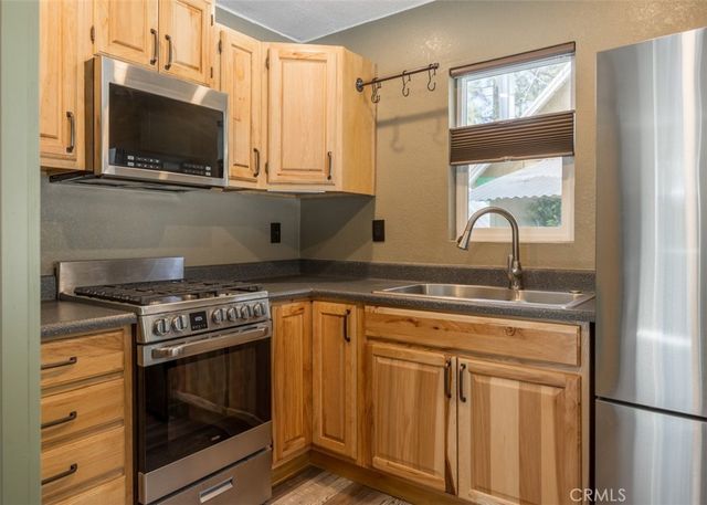 903 W Rainbow, Big Bear City, CA 92314