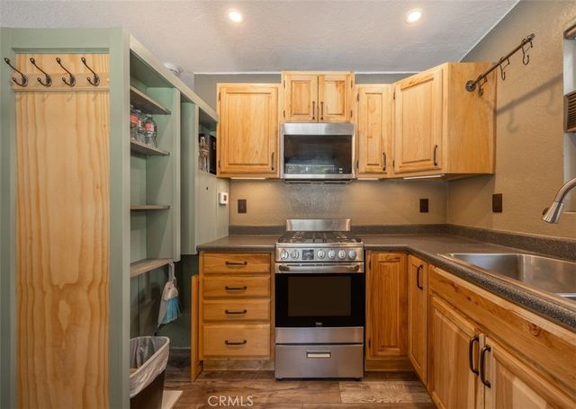 903 W Rainbow, Big Bear City, CA 92314