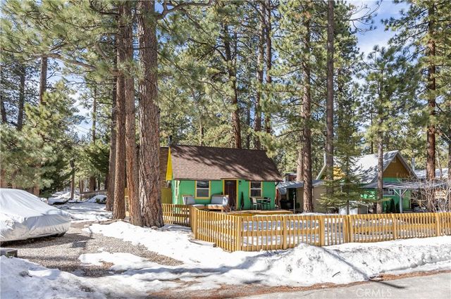 903 W Rainbow, Big Bear City, CA 92314