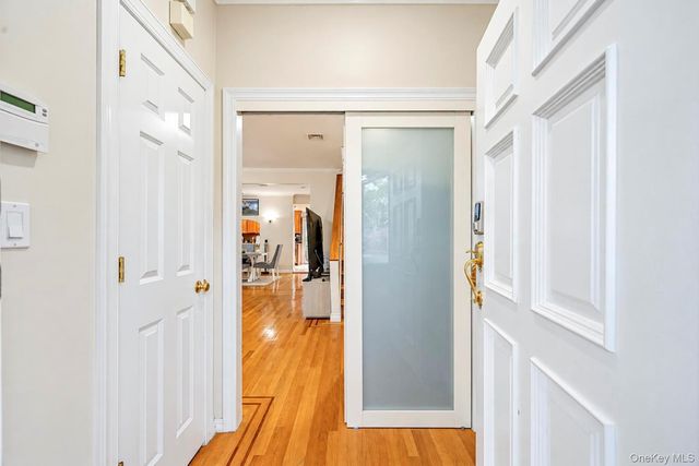 14 N 4th Street, New Hyde Park, NY 11040