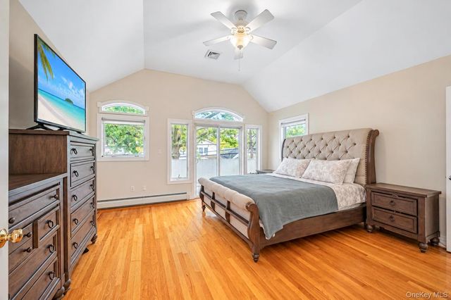 14 N 4th Street, New Hyde Park, NY 11040