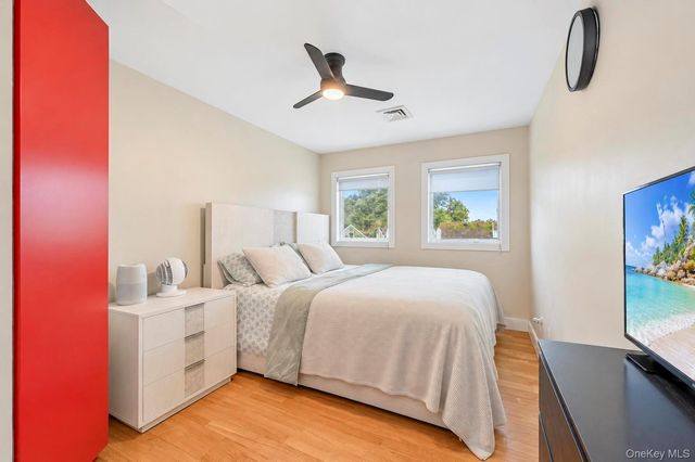 14 N 4th Street, New Hyde Park, NY 11040