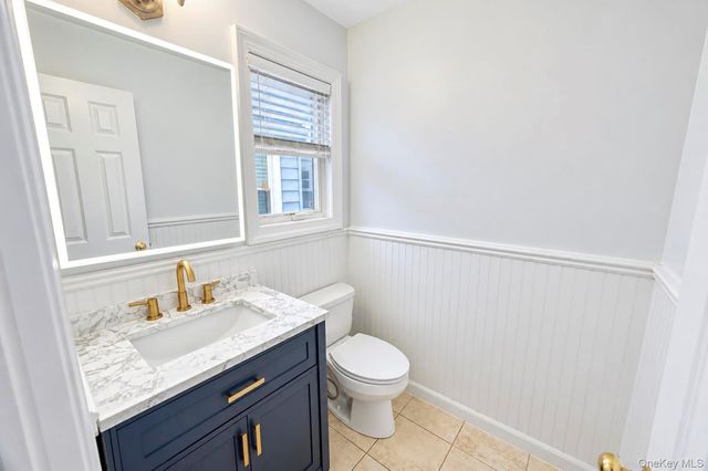 14 N 4th Street, New Hyde Park, NY 11040