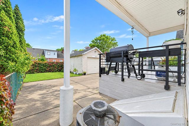 14 N 4th Street, New Hyde Park, NY 11040