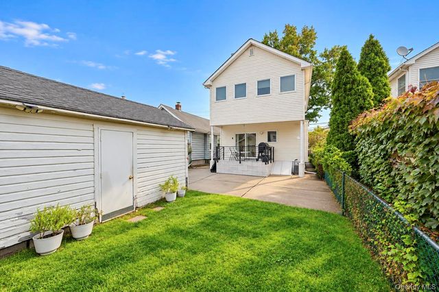 14 N 4th Street, New Hyde Park, NY 11040