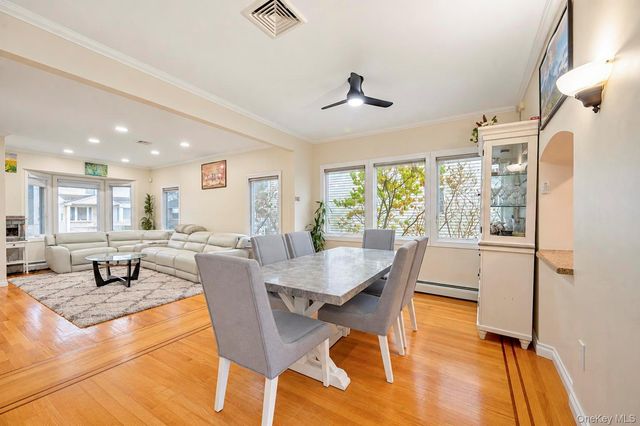 14 N 4th Street, New Hyde Park, NY 11040
