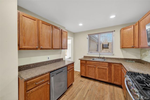 32 Quaker Hill Road, Monroe, NY 10950