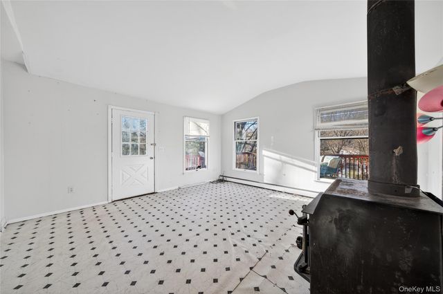 32 Quaker Hill Road, Monroe, NY 10950