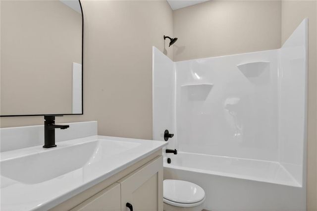 16209 Ryan Circle, Parkville, MO 64152