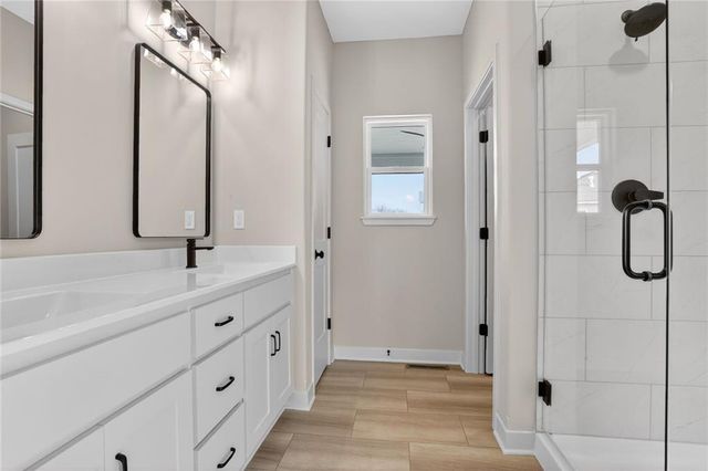 16209 Ryan Circle, Parkville, MO 64152