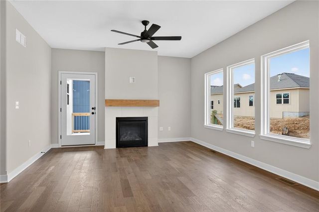 16209 Ryan Circle, Parkville, MO 64152