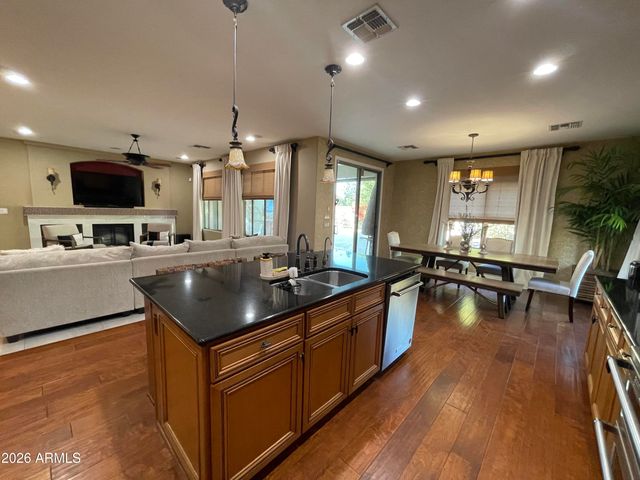4730 S Platinum Court, Chandler, AZ 85248