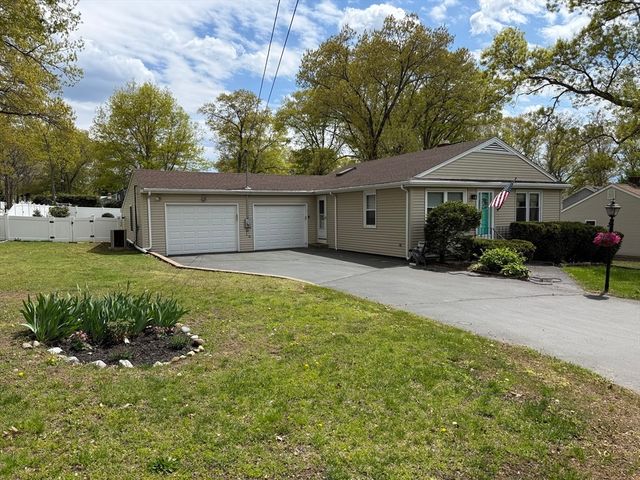 320 Brown St, Attleboro, MA 02703