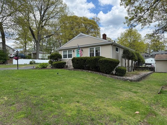 320 Brown St, Attleboro, MA 02703