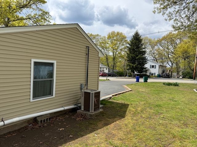 320 Brown St, Attleboro, MA 02703