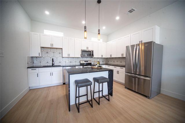236 Urbane Crest Drive, Fort Worth, TX 76107