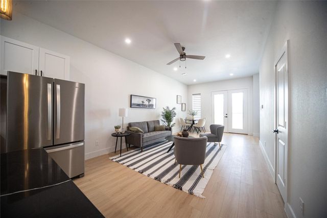236 Urbane Crest Drive, Fort Worth, TX 76107
