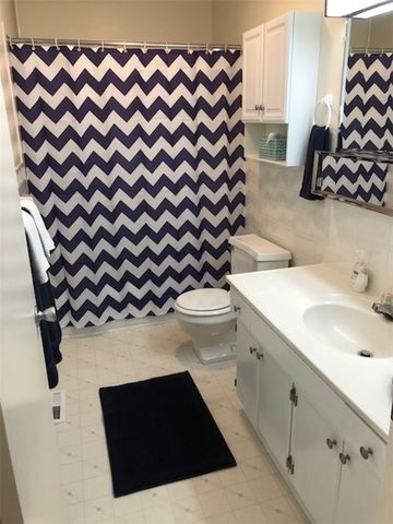 226 Goddard Row, Newport, RI 02840