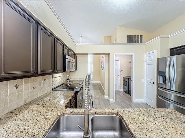 9244 BEAVER COVE, Apopka, FL 32703