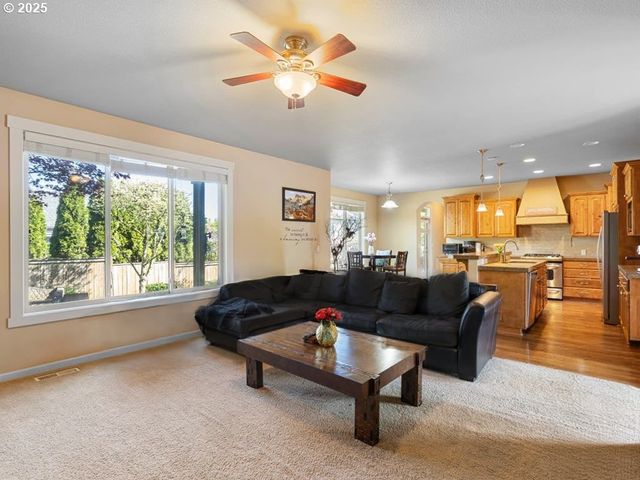 15485 Sw WILLAMETTE VALLEY Ct, Beaverton, OR 97007