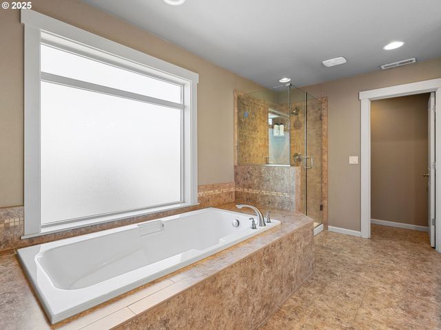 15485 Sw WILLAMETTE VALLEY Ct, Beaverton, OR 97007