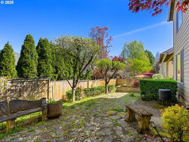 15485 Sw WILLAMETTE VALLEY Ct, Beaverton, OR 97007
