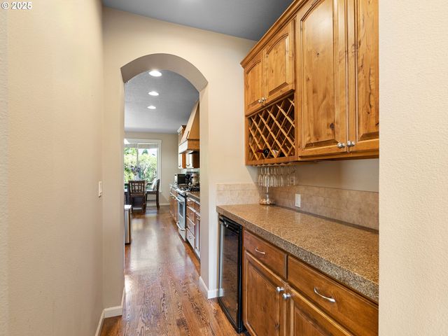 15485 Sw WILLAMETTE VALLEY Ct, Beaverton, OR 97007