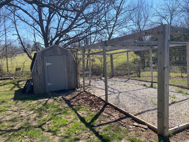 1536 S Outer Road, Mansfield, MO 65704