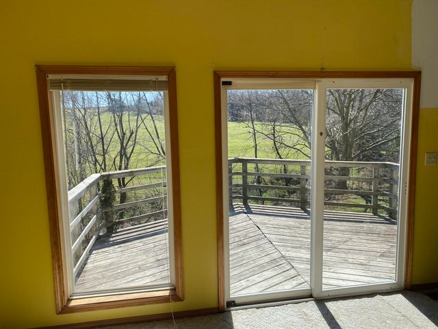 1536 S Outer Road, Mansfield, MO 65704