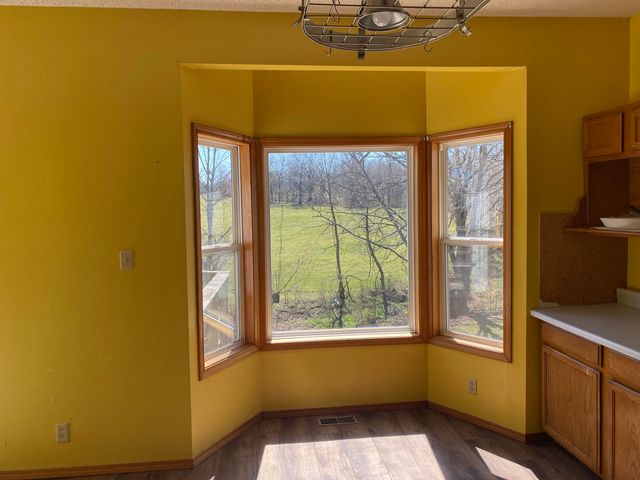 1536 S Outer Road, Mansfield, MO 65704