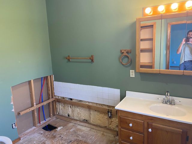 1536 S Outer Road, Mansfield, MO 65704