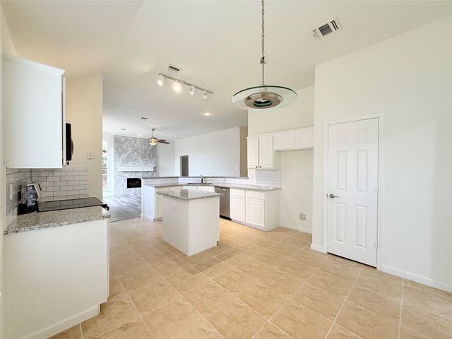 7960 Salmon Run Way, Fort Worth, TX 76137
