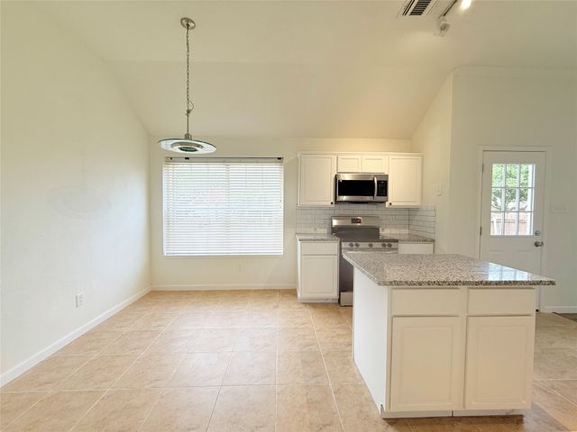 7960 Salmon Run Way, Fort Worth, TX 76137