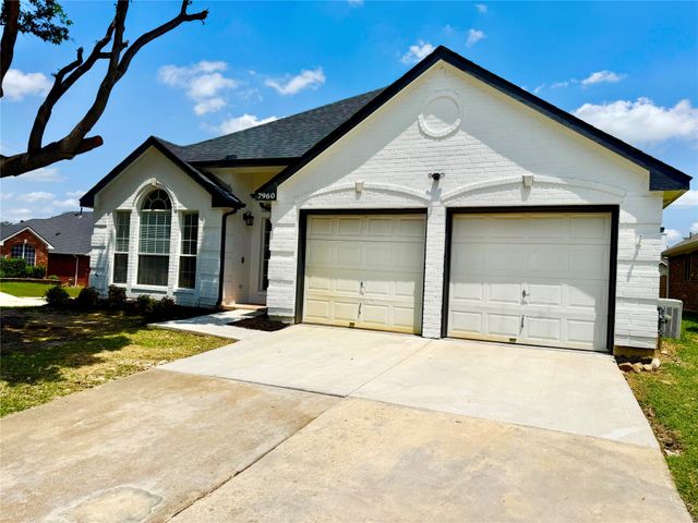 7960 Salmon Run Way, Fort Worth, TX 76137