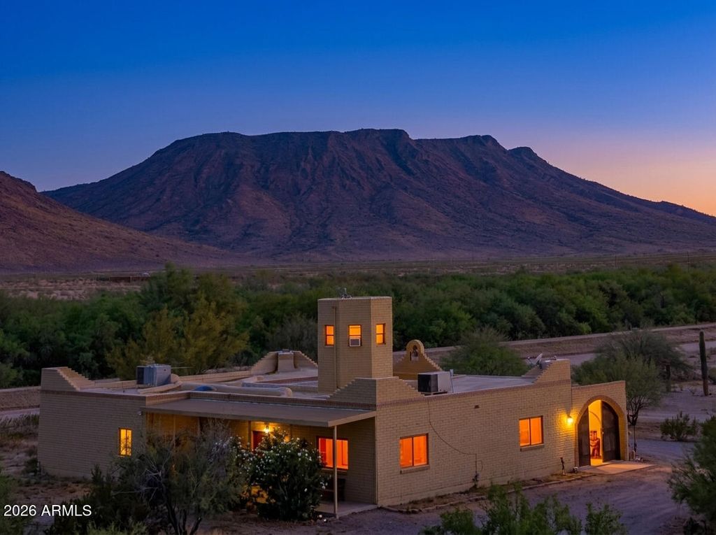 Image 2 of property listing at 9033 S 545TH Avenue, Tonopah, AZ 85354