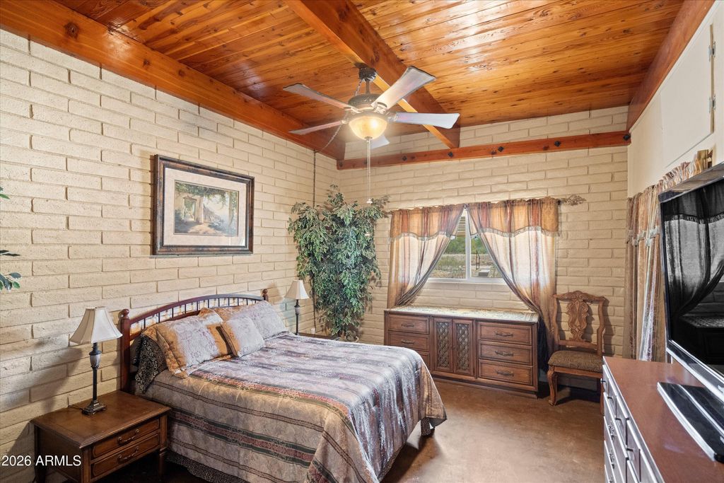 Image 40 of property listing at 9033 S 545TH Avenue, Tonopah, AZ 85354