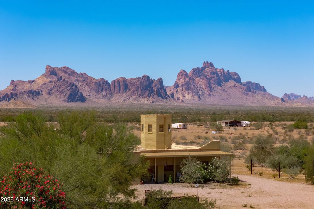 Image 45 of property listing at 9033 S 545TH Avenue, Tonopah, AZ 85354