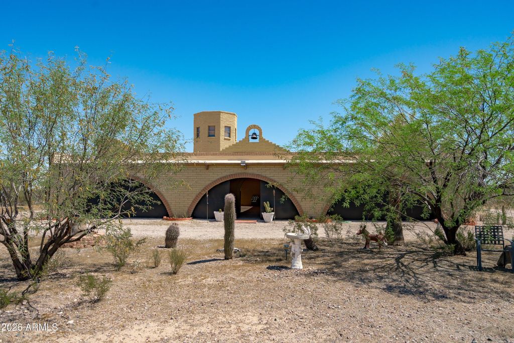 Image 7 of property listing at 9033 S 545TH Avenue, Tonopah, AZ 85354