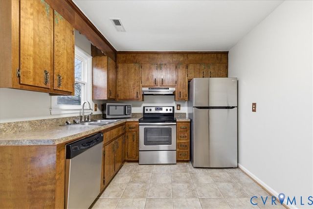 11405 Temple Dr, Petersburg, VA 23805